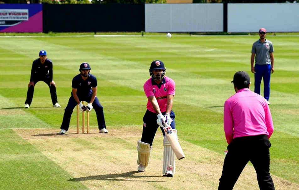 অপেক্ষাকক্ষের ক্রিকেট: দুবাই আর শারজার নীরবতা যা বলে যায়